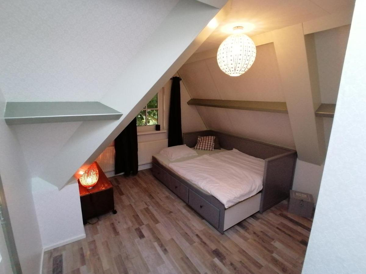 Chez Bob Bed and Breakfast Bovenkarspel Exteriör bild
